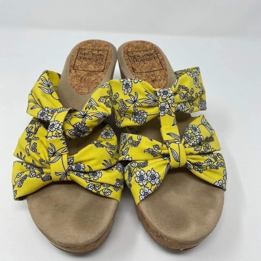 Women’s Wedge Sandals with floral detail size 8